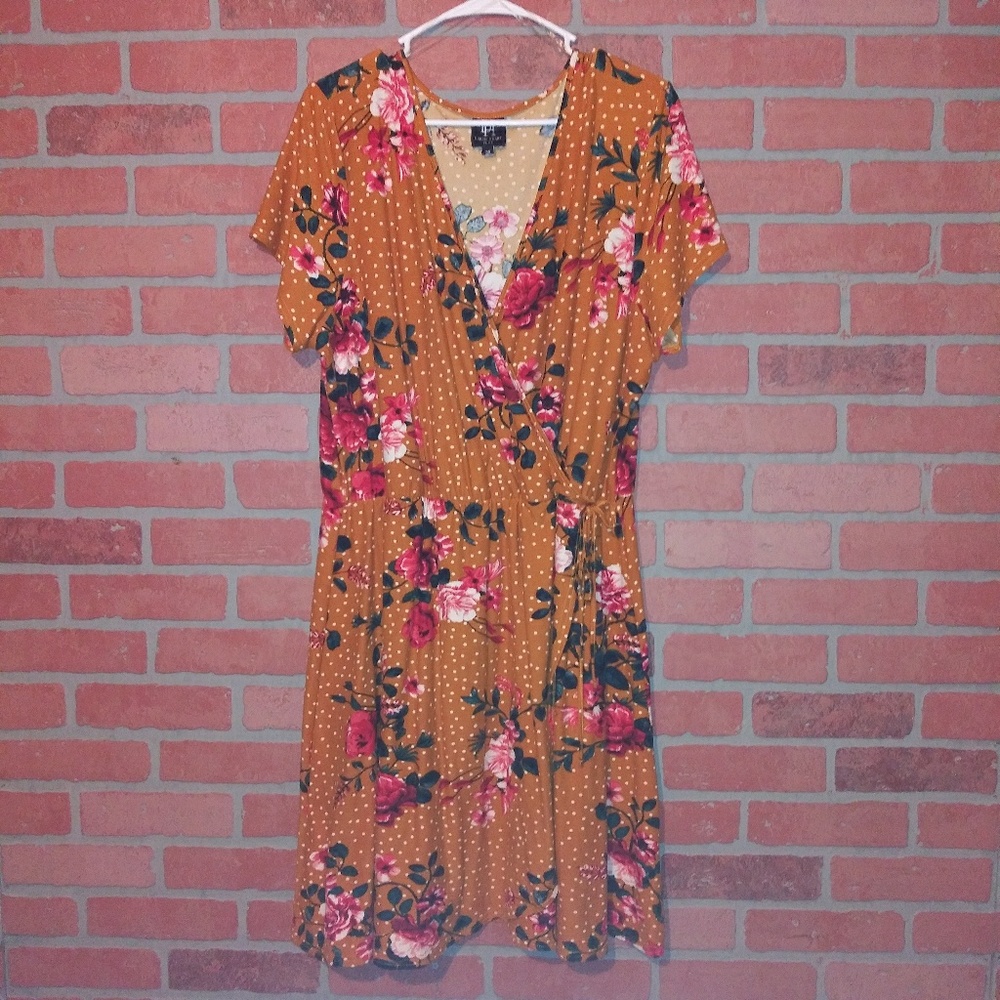 NWOT floral wrap dress 3X yellow Derek Heart Plus